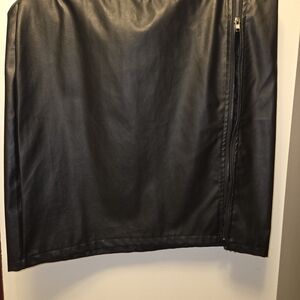 RARE Vegan Leather Skirt w/ Lace Zipper Reveal - M-L